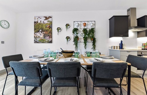 Whitechapel Apartamento | Earthy Elegance: Nature Inspired Flat in Prime Location
