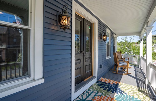 Meredith Casa | Easiest Location! Rent a Boat, Attend a Wedding! 2600sqft on Main St Meredith