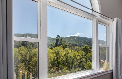 Skyland Apartamento | East Asheville, HotTub, Views, Fire Pit, Parkway