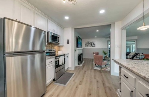 White Rock Hills Casa | East Dallas 3 Bedroom Home With Stunning Backyard Oasis