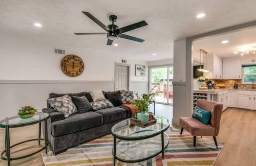 White Rock Hills Casa | East Dallas 3 Bedroom Home With Stunning Backyard Oasis