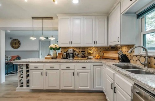 White Rock Hills Casa | East Dallas 3 Bedroom Home With Stunning Backyard Oasis