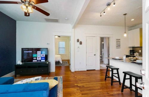 South Central Houston Apartamento | East Downtown Private Restored Historic Apartment