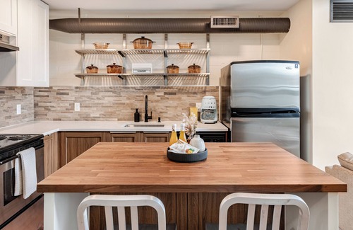 Inglewood Casa | East End Loft