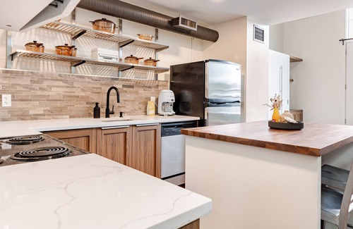 Inglewood Casa | East End Loft