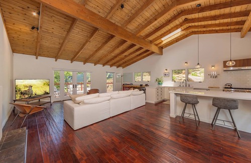 Ojai Casa | East End Sanctuary: 3 BR, 30+ Night Stay