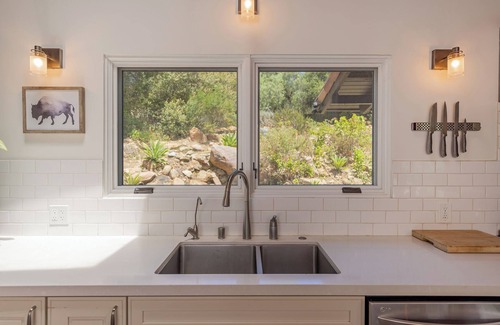 Ojai Casa | East End Sanctuary: 3 BR, 30+ Night Stay