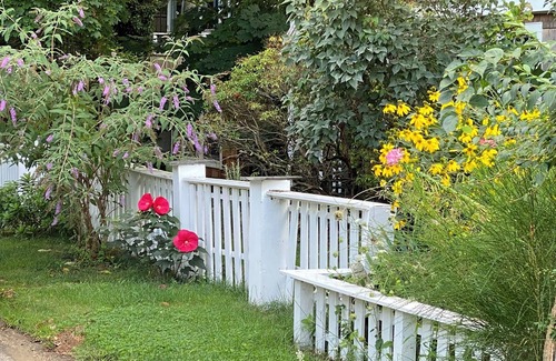 Springs Cabaña | East Hampton/Springs Cottage- minutes walk to sea