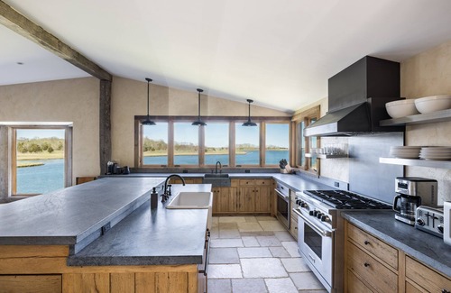 Springs Casa | East Hampton Waterfront