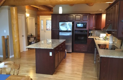 Central Kootenay Cabina | Kootenay East Shore Retreat