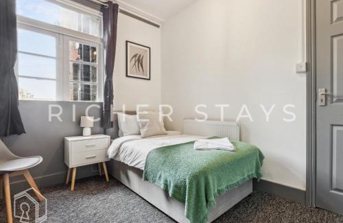 William Morris Casa | East LDN Guest Rooms and Amenities
