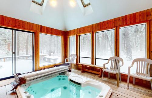 Black Butte Ranch Casa | East Meadow Escape