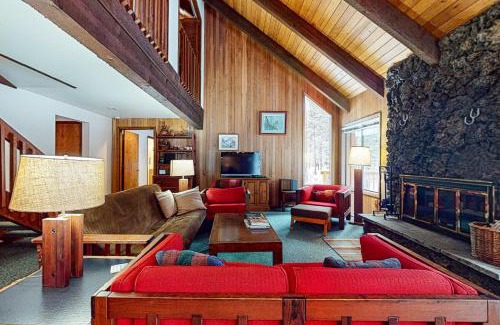 Black Butte Ranch Casa | East Meadow Escape