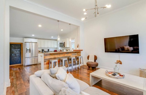 Greenwood Casa | East Nash Enclave – Movie Room – Private Yard