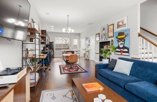 Inglewood Casa | East Nash Haven: Coffee, Cocktails, Sleeps 6!