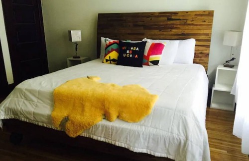 Maxwell Casa | EAST NASHVILLE Big & Hip