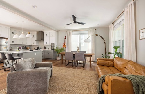 Inglewood Casa | East Nashville Creative Home with Natural Light & Photo Studio