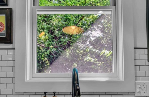 Greenwood Apartamento | East Nashville Greenwood Treehouse Close to DT!