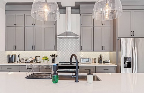Eastwood Casa | East Nashville secret* Sleeps 12* 4BR 4BA* NASH3* NEW* 2 Miles to Broadway