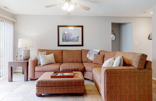 Fenwick Island Condominio | East of the Sun condo with WiFi, central AC, pool and tennis - walk to beach