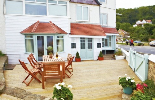 Sandsend Cabaña | East Row Lodge