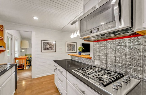 Chestnut Casa | East Side Blue Bonnet Cottage