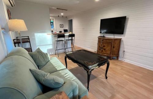 Chestnut Casa | East Side Blue Bonnet Cottage