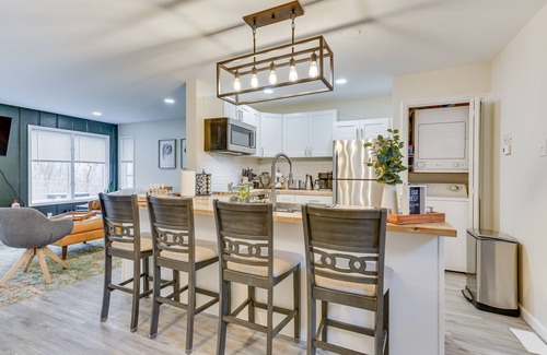 East Stroudsburg Casa | East Stroudsburg Townhouse < 1 Mi to Ski Area!