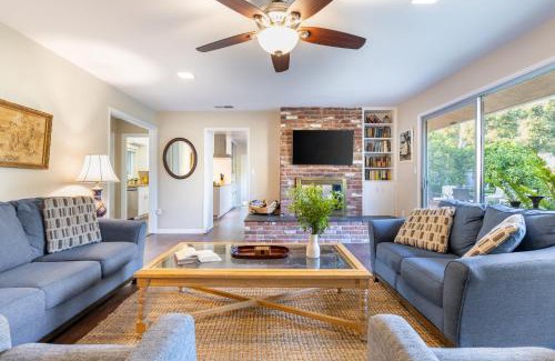 Montecito Casa | East Valley Manor by AvantStay Minutes to the Beach