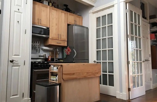 Nolita Apartamento | East Village Art Penthouse w/ Private Roof & Sauna
