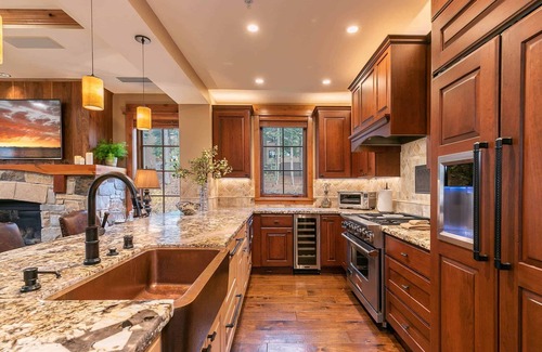 Truckee Complejo | East West Hospitality Tahoe