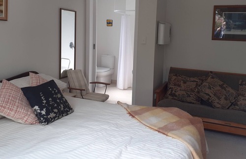 New Plymouth Apartamento | East Wing Studio
