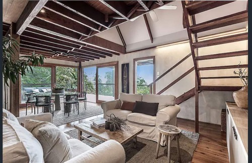 Montecollum Cabaña | EASTERN RISE-Unique Artisan home Byron Hinterland