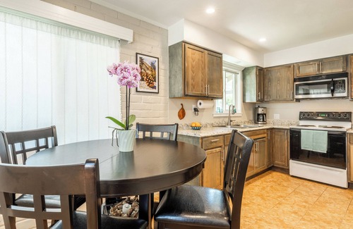 Bishop Casa | Eastern Sierra Guesthouse. Centrally located for all your adventures.