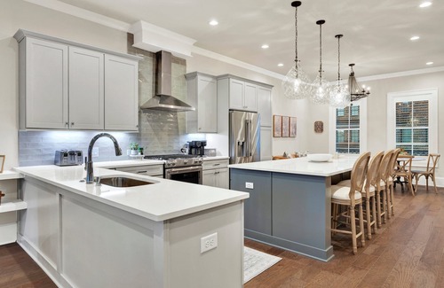 Hitch Village - Fred Wessels Homes Casa | Eastern Wharf Luxury | Heated Pool Access