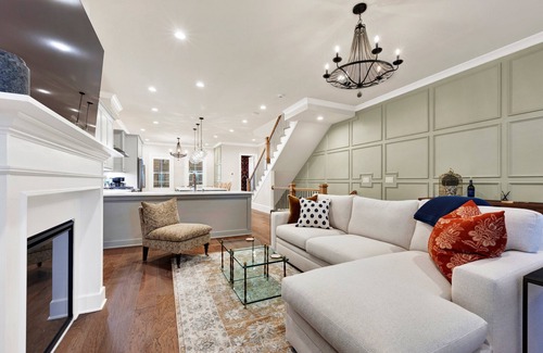 Hitch Village - Fred Wessels Homes Casa | Eastern Wharf Luxury | Heated Pool Access