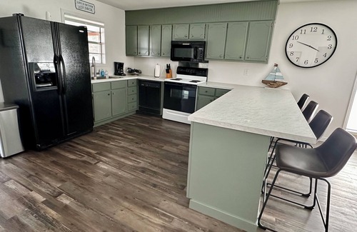 Iuka Cabina | Eastport Cabin 2 - Pickwick Lake - Marina Views