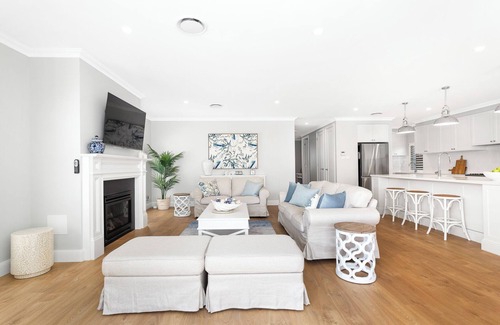 Catherine Hill Bay Casa | Eastport - Luxury Beach Retreat with Pool & Views, Eastport - Luxury Beach Retreat with Plunge Pool
