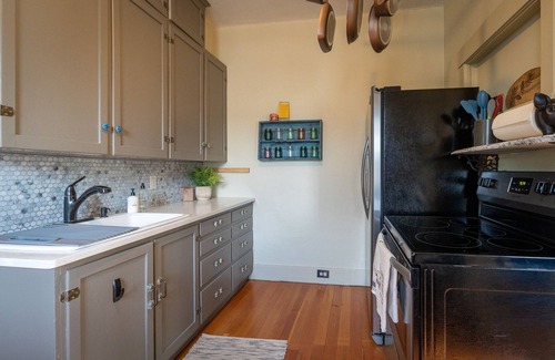 Livingston Casa | Eastside Bungalow Downtown · Charming in town pad to explore town & more