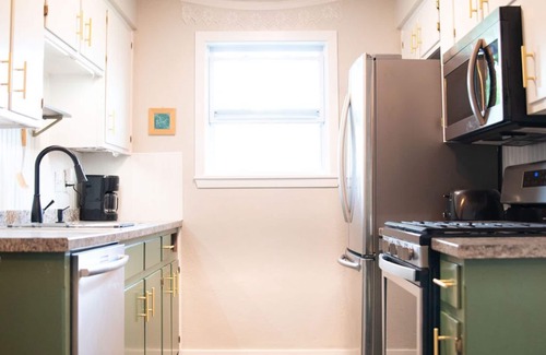 Johnston Terrace Apartamento | Eastside duplex. New reno, great for remote working.