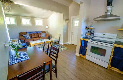 Bishop Casa | Eastside Guesthouse