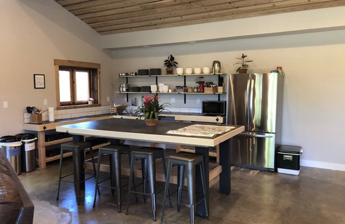 Bishop Casa | Eastside Guesthouse