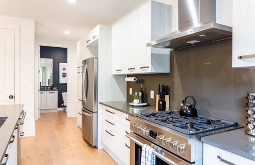 Govalle Casa | Eastside House Supreme—6 Min Drive to Downtown