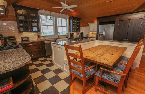 Southern Shores Casa | Relax and unwind from this 5BR home w/Private Pool & private walkway to beach!