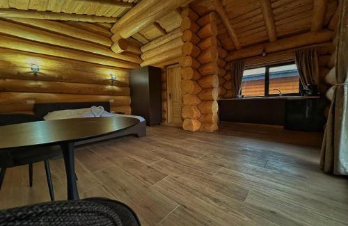 Moisei Cabina | EastWood Cabins