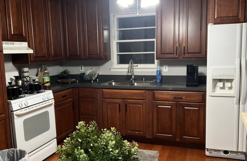East York Casa | Eastwood House With Games Room & Parking