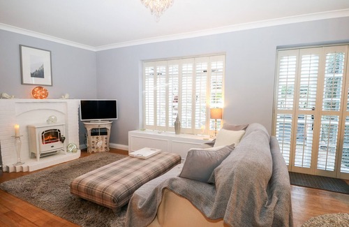 Maresfield Casa | EASTWOOD, romantic, character holiday cottage in Maresfield