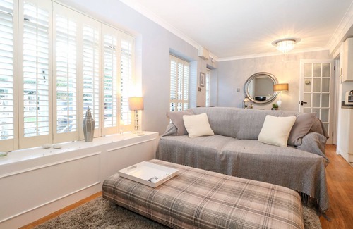 Maresfield Casa | EASTWOOD, romantic, character holiday cottage in Maresfield