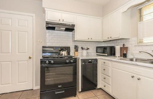 Little Rock Casa | Easy Access to Everything - The Westside Nest