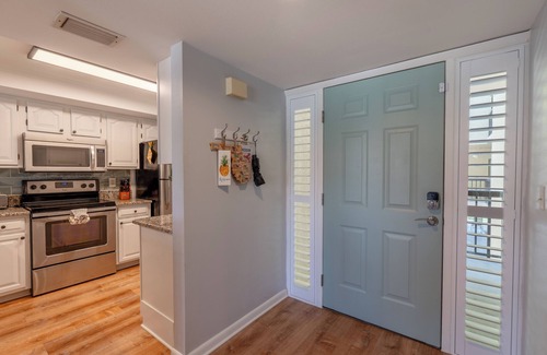 South Island Condominio | ☀️Easy Beach Access | Great Amenities | Santa Maria 104- The Sunnyside☀️